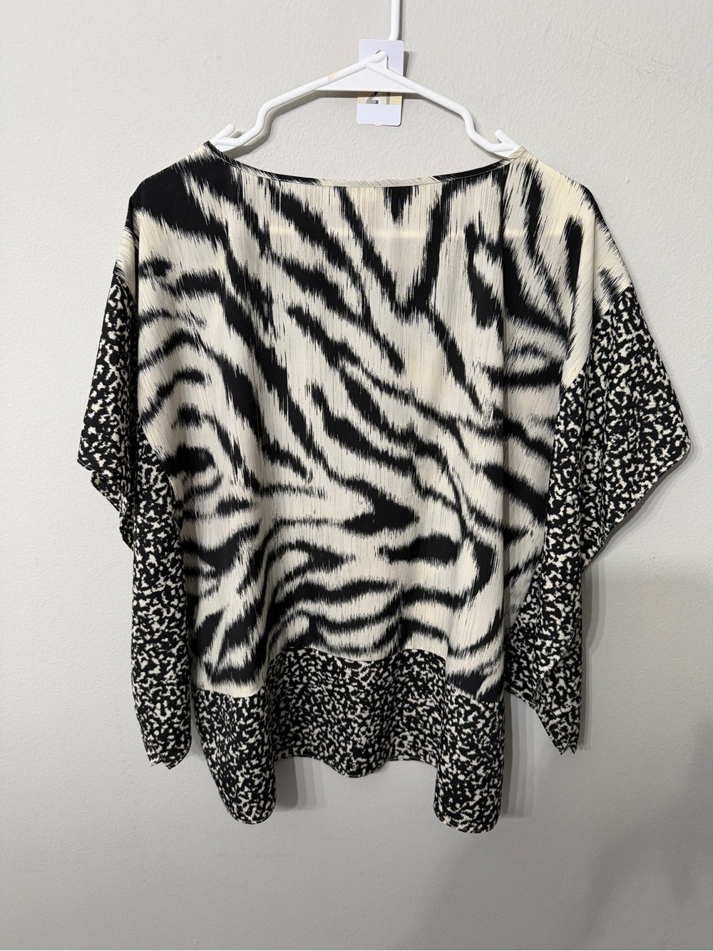Title: Women’s MICHAEL Michael Kors S/M Mixed Animal Print Blouse - Picture 2 of 5